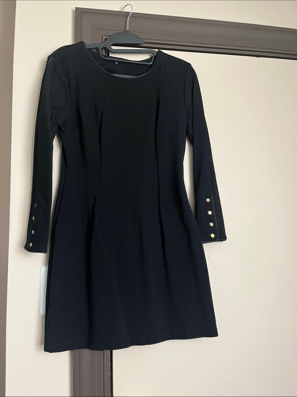 Olivaceous Black Long-Sleeve Shift Dress with Gold Button Cuff